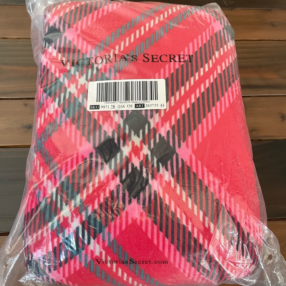 NEW Victoria's Secret Pink Plaid Blanket